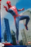 spider-man-ps4-sideshow-and-hot-toys-figure-2.jpg