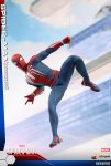 spider-man-ps4-sideshow-and-hot-toys-figure-4.jpg