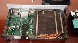 xbox-series-s-teardown-mostra-hardware-modulare-c-e-cavo-all-interno-v3-481187.jpg