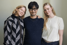 hideo-kojima-shared-a-photo-with-leia-seydoux-and-elle-fanning-the-main-characters-of-death-st...png