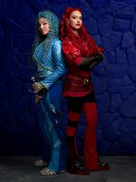 1712164364_youloveit_com_descendants_the_rise_of_red_chloe_and_red.jpeg