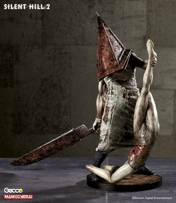 204_pyramid_head_mannequin_06.jpg