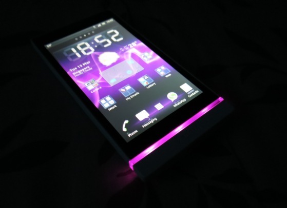 Xperia-u-LED.jpg