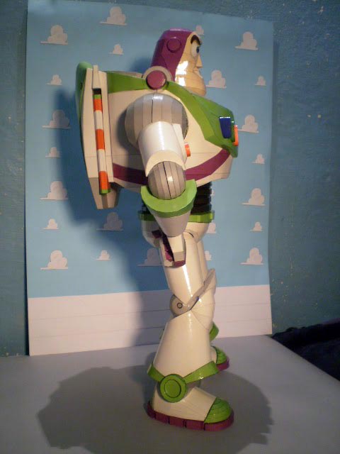 toy_story_buzz_lightyear_paper_craft_5.jpg