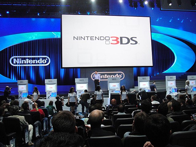 640px-E3_2010_Nintendo_Media_Event_-_Legend_of_Zelda_Skyward_Sword_demo_machines_rise_from_the_floor.jpg