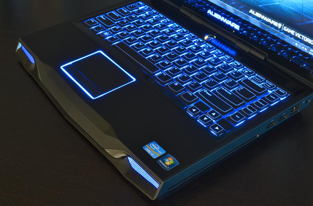 alienware-m14x-review-laptop-keyboard-lighting.jpg